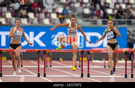 DOHA - QATAR 1 Oct : Joanna Linkiewicz de Pologne en compétition dans le 400m haies chauffe le 5ème jour de la 17e Championnats du monde d'athlétisme de l'IAAF 2019, Kalif Banque D'Images