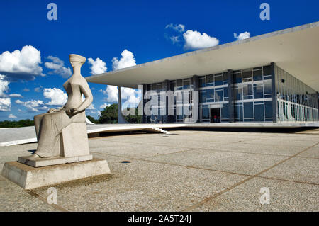 Supremo Tribunal Federal - Escultura de Alfredo Ceschiatti - JUS, Brasilia, DF, Brésil Banque D'Images