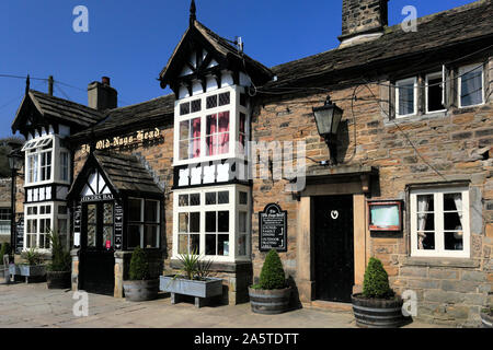 L'ancien Nags Head Pub, Edale Village, parc national de Peak District, Derbyshire, Angleterre, Royaume-Uni, le début de la sentier Pennine Way. Banque D'Images