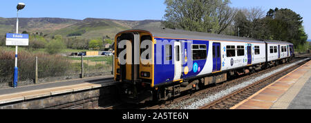 Les trains du Nord 150214 à Edale Gare, Parc national de Peak District, Derbyshire, Angleterre, RU Banque D'Images