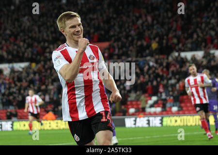 Sunderland, Royaume-Uni. 22 octobre 2019. Duncan de Sunderland Watmore célèbre après avoir marqué leur premier but lors du match Ligue 1 Sky Bet entre Sunderland et Tranmere Rovers au stade de la lumière, Sunderland, le mardi 22 octobre 2019. (Crédit : Mark Fletcher | MI News) photographie peut uniquement être utilisé pour les journaux et/ou magazines fins éditoriales, licence requise pour l'usage commercial Crédit : MI News & Sport /Alamy Live News Banque D'Images