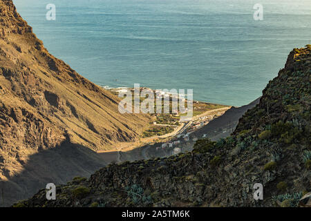 Vue aérienne de Valle Gran Rey, également connu sous le nom de vallée du grand roi, dans l'île de La Gomera. Est devenu une destination de vacances populaire sur le CAN Banque D'Images