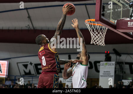 Venezia, Italie, 22 octobre 2019, l'IKE (udanoh umana venezia reyer) sur abattu lors d'Umana Venezia Reyer vs Limoges CSP - Basket-ball Championnat EuroCup - Crédit : LPS/Alfio Guarise/Alamy Live News Banque D'Images