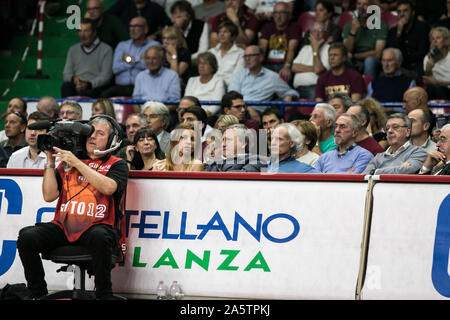 Venezia, Italie, 22 octobre 2019, le sindaco de Venezia Venezia Reyer brugnaro au cours de Umana vs Limoges CSP - Basket-ball Championnat EuroCup - Crédit : LPS/Alfio Guarise/Alamy Live News Banque D'Images