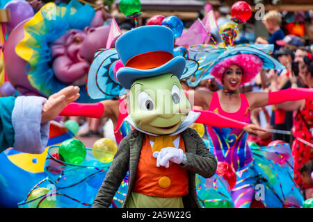 Jiminy Cricket personnage du Festival de Fantasy Parade au Magic Kingdom Banque D'Images