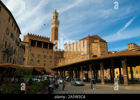 Sienne / Italy-September 21 2019 : Plaza sur l'arrière du Palazzo Publico de Sienne, Italie Banque D'Images