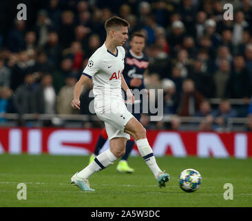 Londres, Royaume Uni Inited. 22 octobre, 2019. LONDON, Royaume-uni le 22 octobre. Tottenham Hotspur's Juan Foyth pendant l'UAFA Ligue de Champion Groupe B entre Tottenham Hotspur et l'étoile rouge de Belgrade à Tottenham Hotspur Stadium, Londres, Royaume-Uni le 22 octobre 2019 : Crédit photo Action Sport/Alamy Live News Banque D'Images