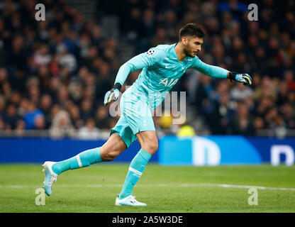 Londres, Royaume Uni Inited. 22 octobre, 2019. LONDON, Royaume-uni le 22 octobre. Tottenham Hotspur est Paulo Gazzaniga au cours de l'UAFA Ligue de Champion Groupe B entre Tottenham Hotspur et l'étoile rouge de Belgrade à Tottenham Hotspur Stadium, Londres, Royaume-Uni le 22 octobre 2019 : Crédit photo Action Sport/Alamy Live News Banque D'Images