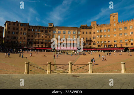 Sienne / Italy-September 21 2019 : Panorama de la Piazza del Campo, Sienne - Italie. Banque D'Images