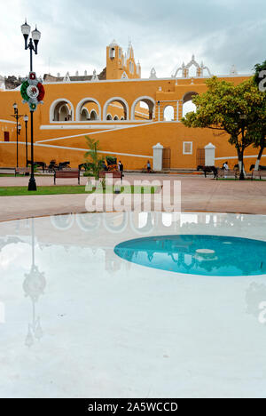 Izamal, Yucatan, Mexique : le 24 novembre 2007 : Izamal couvent. Banque D'Images