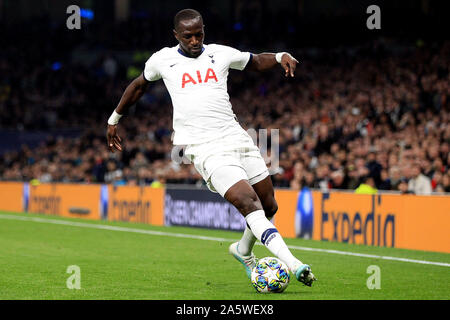 Londres, Royaume-Uni. 22 octobre, 2019. Tanguy Ndombele de Tottenham Hotspur en action. Match de la Ligue des Champions, groupe B match, Tottenham Hotspur v étoile rouge de Belgrade au Tottenham Hotspur Stadium à Londres, le mardi 22 octobre 2019. Cette image ne peut être utilisé qu'à des fins rédactionnelles. Usage éditorial uniquement, licence requise pour un usage commercial. Aucune utilisation de pari, de jeux ou d'un seul club/ligue/dvd publications pic par Steffan Bowen/Andrew Orchard la photographie de sport/Alamy live news Crédit : Andrew Orchard la photographie de sport/Alamy Live News Banque D'Images