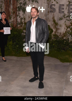 19 octobre 2019, Westwood, Californie, États-Unis : 21 octobre 2019 - Westwood, Californie - Adrian Hough. Première mondiale de ''See'' d'Apple TV+ au Fox Village Theater. Crédit photo : Billy Bennight/AdMedia Banque D'Images