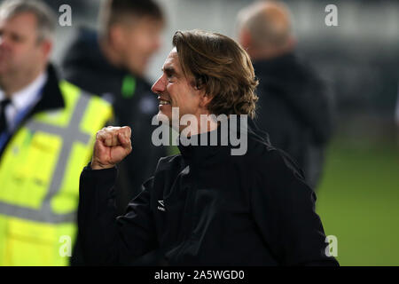 Swansea, Royaume-Uni. 23 Oct, 2019. Brentford manager Thomas Frank célèbre après que son équipe gagne.EFL Skybet match de championnat, Swansea City v Brentford au Liberty Stadium de Swansea, Pays de Galles du Sud le mardi 22 octobre 2019. Cette image ne peut être utilisé qu'à des fins rédactionnelles. Usage éditorial uniquement, licence requise pour un usage commercial. Aucune utilisation de pari, de jeux ou d'un seul club/ligue/dvd publications. Photos par Andrew Andrew/Verger Verger la photographie de sport/Alamy live news Crédit : Andrew Orchard la photographie de sport/Alamy Live News Banque D'Images