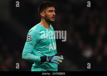 Londres, Royaume-Uni. 22 octobre, 2019. L'attaquant de Tottenham Paulo Gazzaniga au cours de l'UEFA Champions League match entre Tottenham Hotspur et l'étoile rouge de Belgrade, à Tottenham Hotspur Stadium, Londres, en Angleterre. Credit : España/Alamy Live News Banque D'Images