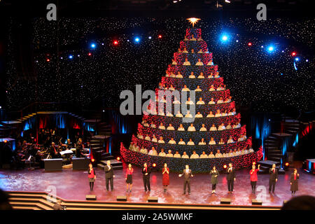 L'arbre de Noël vivant au cours de Virginia show spectaculaire à TRBC à Lynchburg, VA, USA. Banque D'Images