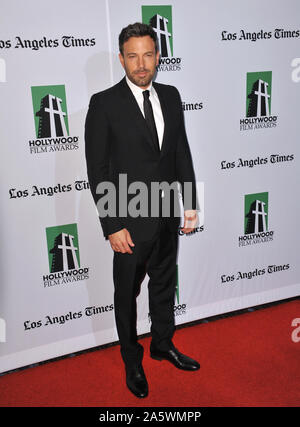 LOS ANGELES, CA. 22 octobre 2012 : Ben Affleck à la 16e Conférence annuelle de l'Hollywood Film Awards au Beverly Hilton Hotel. © 2012 Paul Smith / Featureflash Banque D'Images