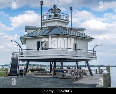 Panorama de l'antenne du chantier et le phare à St Michaels Harbour dans la baie de Chesapeake dans le Maryland Banque D'Images