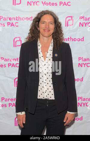 NEW YORK, NY - 21 OCTOBRE : Jen Metzger assiste à la Planned Parenthood NYC Votes Prestation annuelle du CCP au 620 Loft & jardin le 21 octobre 2019 à New Yor Banque D'Images