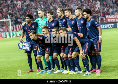 Le Pirée, Grèce. 22 octobre, 2019. Les joueurs du FC Bayern Munich posent pour une photo de groupe avant un match du groupe B de la Ligue des Champions 2019-2020 entre l'Olympiacos et le FC Bayern Munich au Pirée, Grèce, le 22 octobre 2019. Credit : Panagiotis Moschandreou/Xinhua/Alamy Live News Banque D'Images