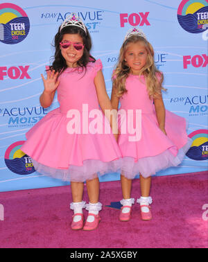 LOS ANGELES, CA. Le 23 juillet 2012 : Sophia Grace Brownlee & Rosie McClelland en 2012 Teen Choice Awards au Gibson Amphitheatre, Universal City. © 2012 Paul Smith / Featureflash Banque D'Images