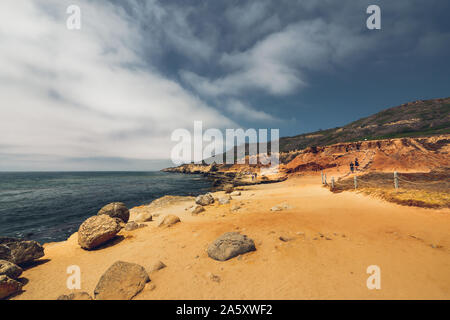 San Diego, Californie/USA - 13 août 2019 de falaises de grès et vue sur l'océan. Les mares d'eau de Point Loma, San Diego, Californie péninsule Littoral Banque D'Images