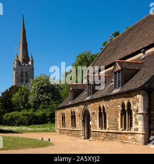 Le Grand Hall du Château d'Oakham et All Saints Church Oakham, Rutland, England, UK. Banque D'Images