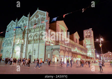 L'Europe, Italie, Emilie-Romagne, Ferrara, cathédrale Saint George avant de l'Ouest Banque D'Images