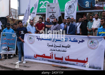 22 octobre 2019 - Gaza, Palestine. 22 octobre 2019. Le mouvement pour la liberté palestinienne organiser une veillée intitulée "à votre service oh' Al-Aqsa" en faveur de la mosquée Al Aqsa et pour protester contre une récente incursion de colons extrémistes dans la mosquée Al-Aqsa à Jérusalem Est. Le vigile, qui a eu lieu dans la ville de Gaza, vient en réponse à la prise de Jérusalem est composé d'Al-Aqsa par plus de 100 colons juifs le lundi aurait été sous la protection de la police israélienne. Palestiniens voir l'événement comme une extension de la répétition de violations israéliennes à l'encontre de l'un de leurs principaux ho Banque D'Images