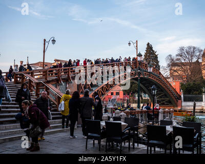 Italie, Vénétie, Venise, pont de l'Accademia sur Grand Canal Banque D'Images