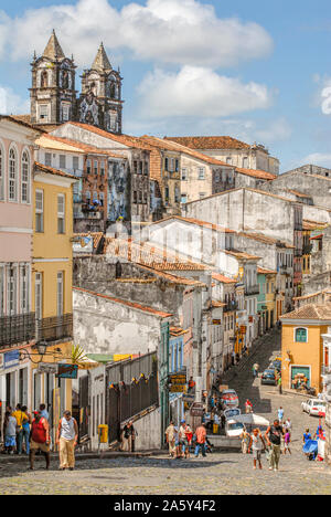 Les touristes dans le centre historique de Salvador de Bahia, Brésil. Banque D'Images