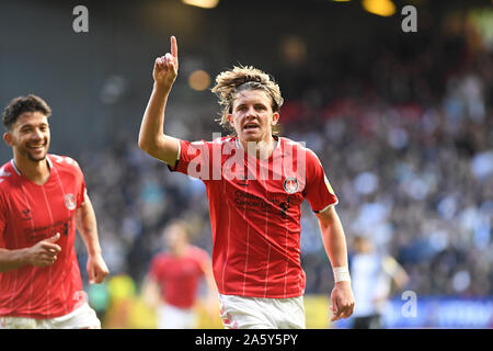 19 octobre 2019, la Vallée, Londres, Angleterre ; Sky Bet Championship, Charlton Athletic v Derby County:Conor Gallagher (11) de Charlton célèbre son but pour le rendre 3-0 Crédit : Phil Westlake/News Images Banque D'Images