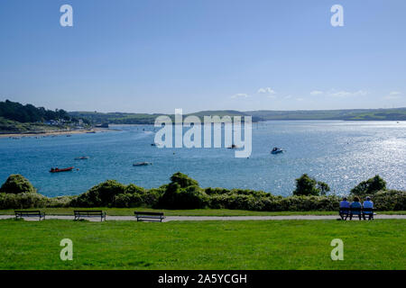 Vue sur l'estuaire de Camel à Padstow Padstow Cornwall Angleterre Plymouth Rock Banque D'Images