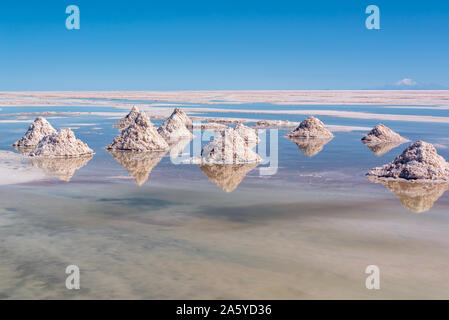 Des tas de sel dans Salar de Uyuni (Uyuni), Potosi, Bolivie Banque D'Images