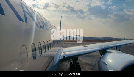 Riyad/Arabie Saoudite - Mars 01 La préparation des avions au décollage de l'aéroport King Khalid à Riyad le 01 mars 2018 à Riyad, en Arabie Saoudite. J'ai l'aéroport de Riyad Banque D'Images