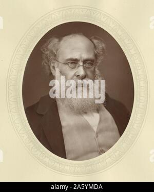 'Anthony Trollope (1815-1882) en 1876, la romancière anglaise et l'employé de l'Office de poste. Sa production a été prolifique, ses deux grandes séries que nous le Barsetshire romans commençant par ''Le gardien'', 1855, et de la Palliser romans.' Banque D'Images