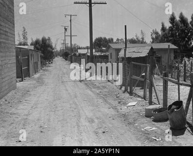 Les bidonvilles de Brawley. Maisons des travailleurs de terrain mexicain. Imperial Valley, California par Dorothea Lange 1895-1965, en date du 1935 Banque D'Images