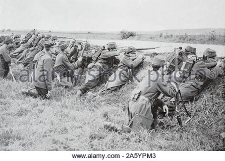 WW1 infanterie française opérant en Alsace, vintage photographie de 1914 Banque D'Images