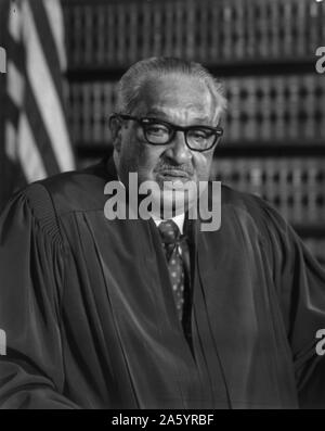 Thurgood Marshall (1908-1993) La Justice de la Cour suprême de l'Organisation des Nations Unies, servant d'octobre 1967 à octobre 1991. Marshall a été la Cour de justice la 96e et son premier afro-américain de la justice. Banque D'Images