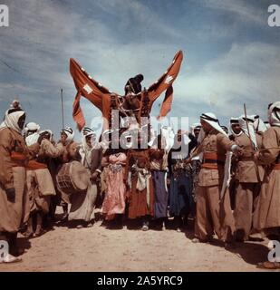 Les hommes et les femmes tziganes, organisation d'un mariage bédouin, la Syrie 1938 Banque D'Images