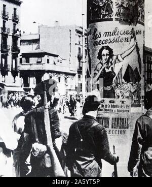 Affiche de recrutement à Barcelone attire des spectateurs pendant la guerre civile espagnole Banque D'Images