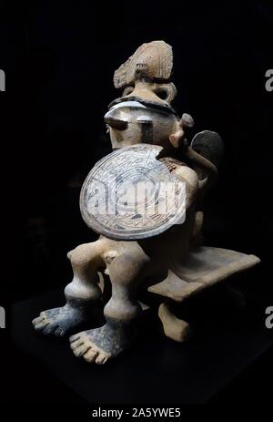 Statuette en terre cuite d'une personne de haut rang à partir de la Colombie. En date du 15e siècle Banque D'Images