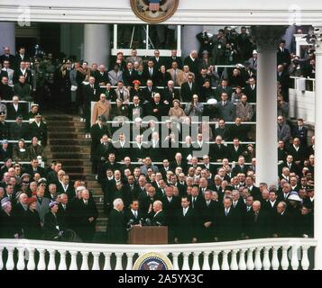 La Cour suprême des États-Unis, le juge en chef, Earl Warren, Dwight Eisenhower serment en tant que Président 1957 Banque D'Images