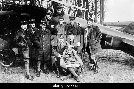 Photographie de Manfred Albrecht Freiherr von Richthofen (1892-1918) pilote de chasse allemand avec l'armée impériale allemande Air Service pendant la Première Guerre mondiale. Datée 1917 Banque D'Images