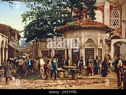 Impression photomécanique d'une rue à Stamboul avec fontaine, Constantinople, Turquie. Datée 1890 Banque D'Images