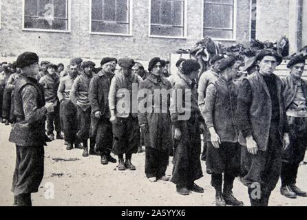 Soldats carlistes sur une place d'armes pendant la guerre civile espagnole. Datée 1936 Banque D'Images