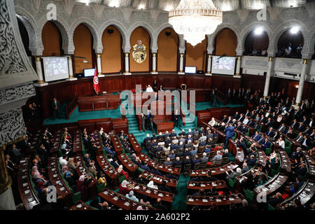 Tunis, Tunisie. 23 Oct, 2019. Kais Saied prête serment comme nouveau président de la Tunisie au cours d'une cérémonie de la Tunisie à l'Assemblée des représentants du peuple. Credit : Khaled Nasraoui/dpa/Alamy Live News Banque D'Images