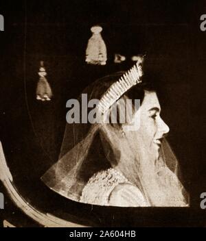 Photographie de la princesse Elizabeth (1926-) et le Prince Philip, duc d'Édimbourg (1921-) le jour de leur mariage. En date du 20e siècle Banque D'Images