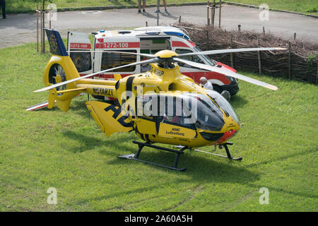 GERA, ALLEMAGNE - Mai 29, 2016, de l'Adac et l'ambulance hélicoptère : Banque D'Images