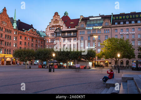 Bâtiments de la ville au crépuscule à Malmo, Suède Banque D'Images