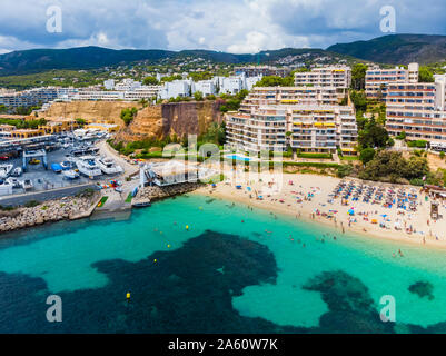 L'Espagne, Îles Baléares, Mallorca, vue aérienne de Portals Nous, plage Platja de s'Oratori et Illa d'en ventes Banque D'Images